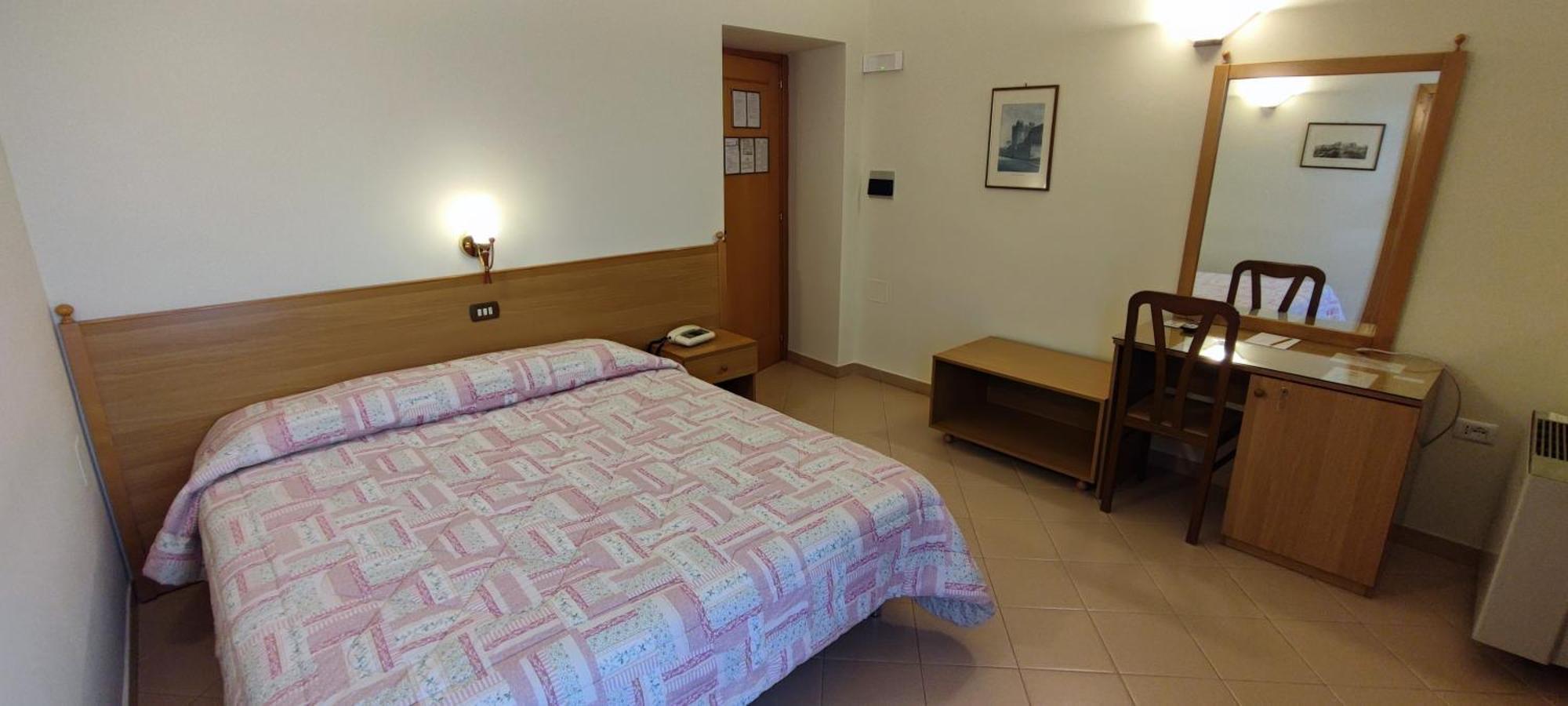 Hotel Castello Mesagne Bagian luar foto