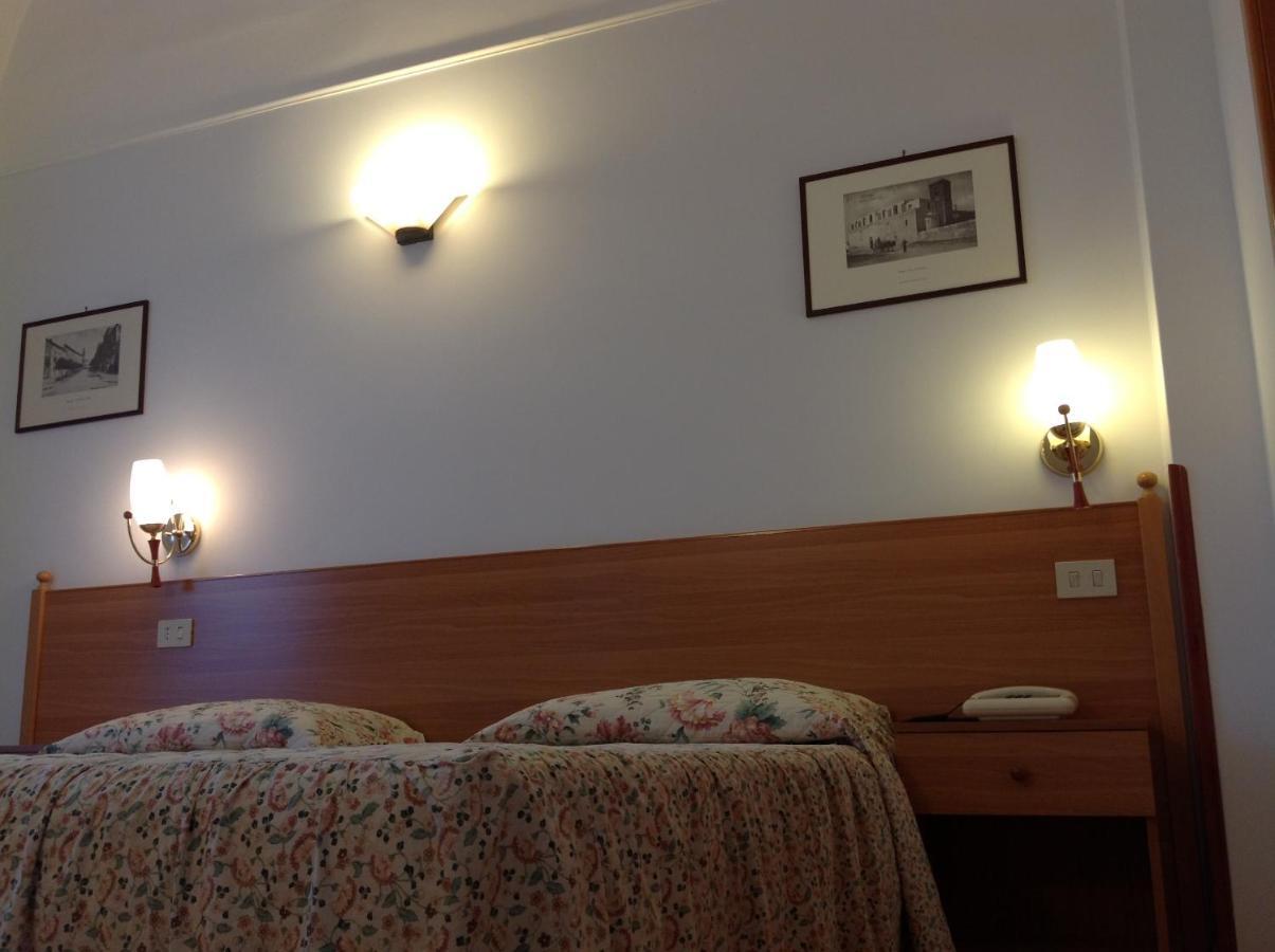 Hotel Castello Mesagne Ruang foto