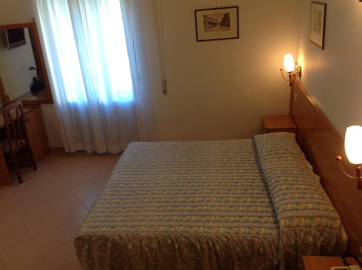 Hotel Castello Mesagne Ruang foto