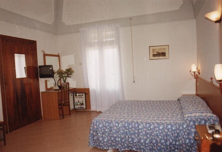 Hotel Castello Mesagne Bagian luar foto