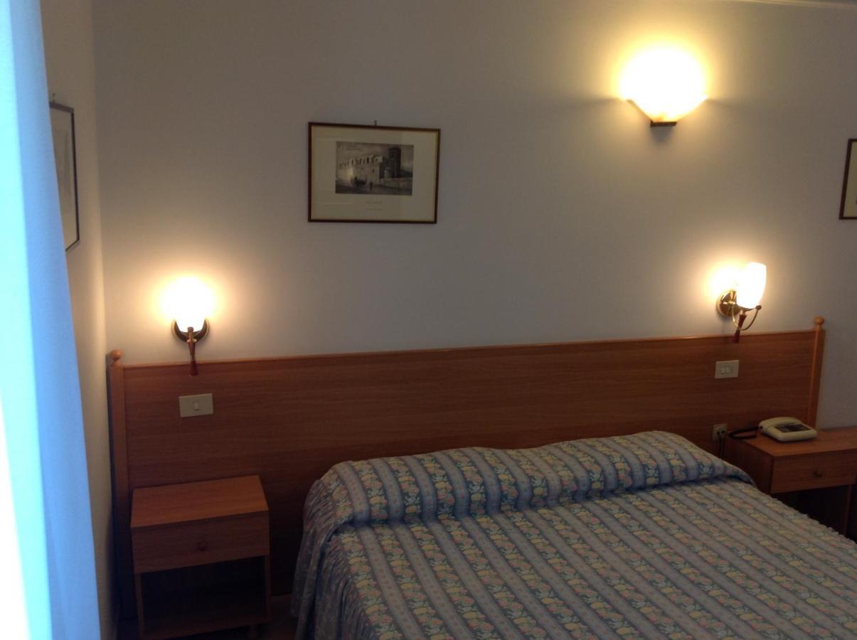 Hotel Castello Mesagne Ruang foto