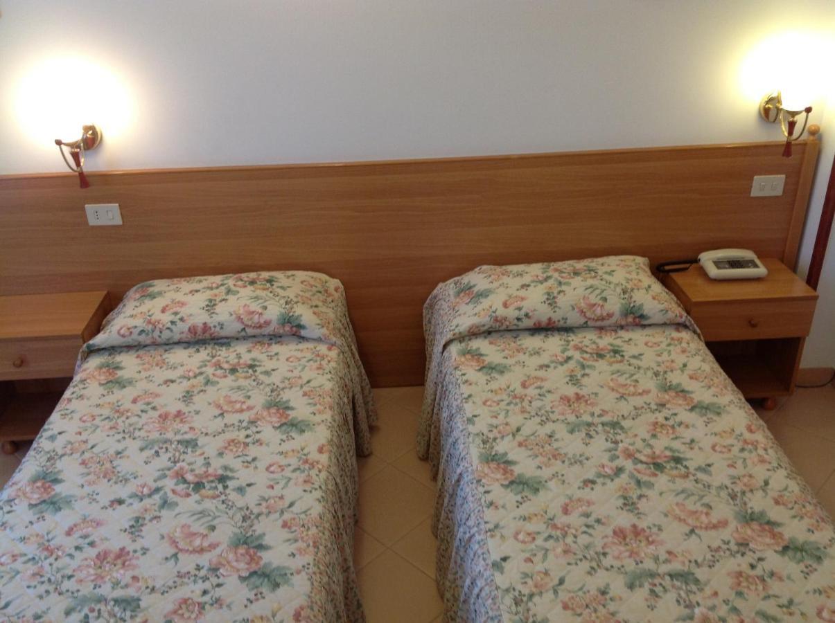 Hotel Castello Mesagne Ruang foto