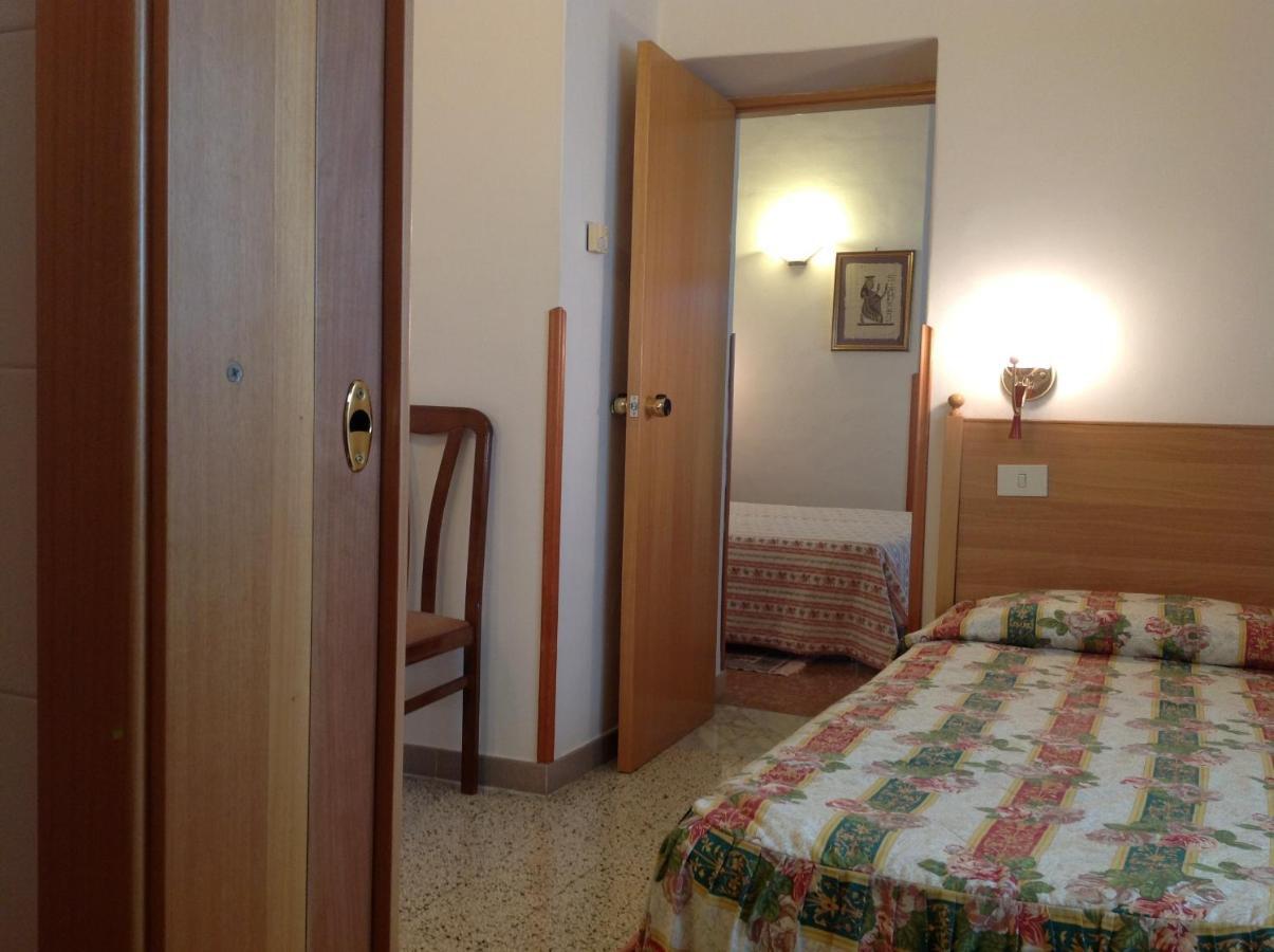 Hotel Castello Mesagne Ruang foto
