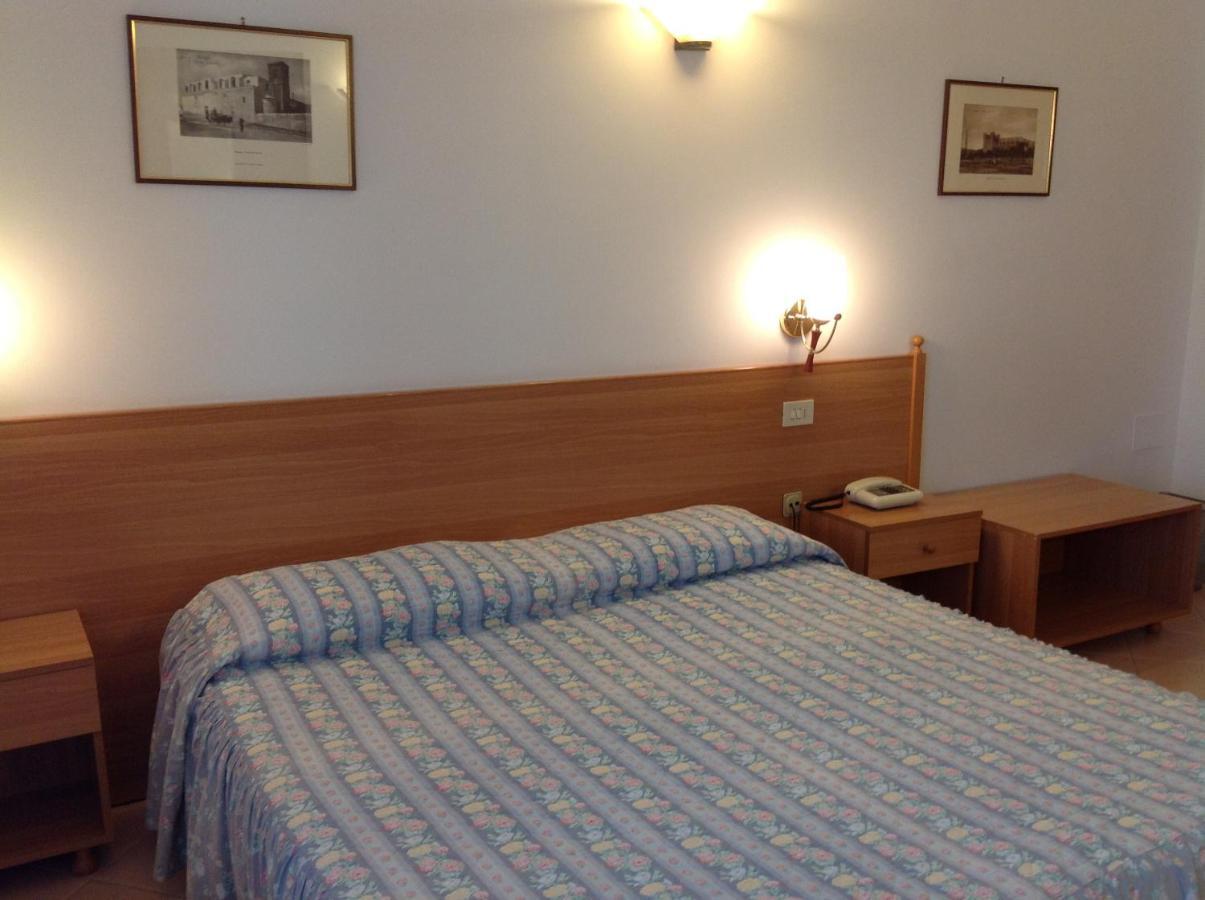 Hotel Castello Mesagne Ruang foto