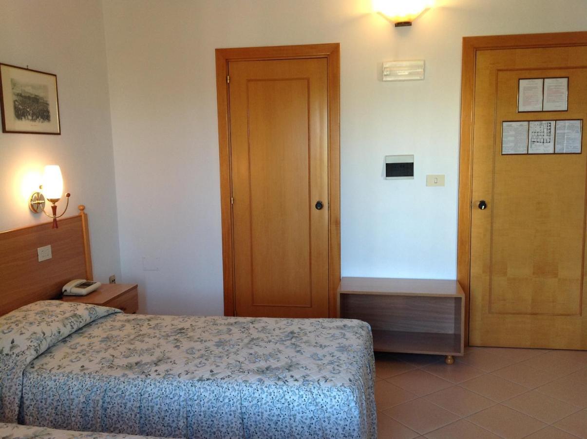 Hotel Castello Mesagne Ruang foto