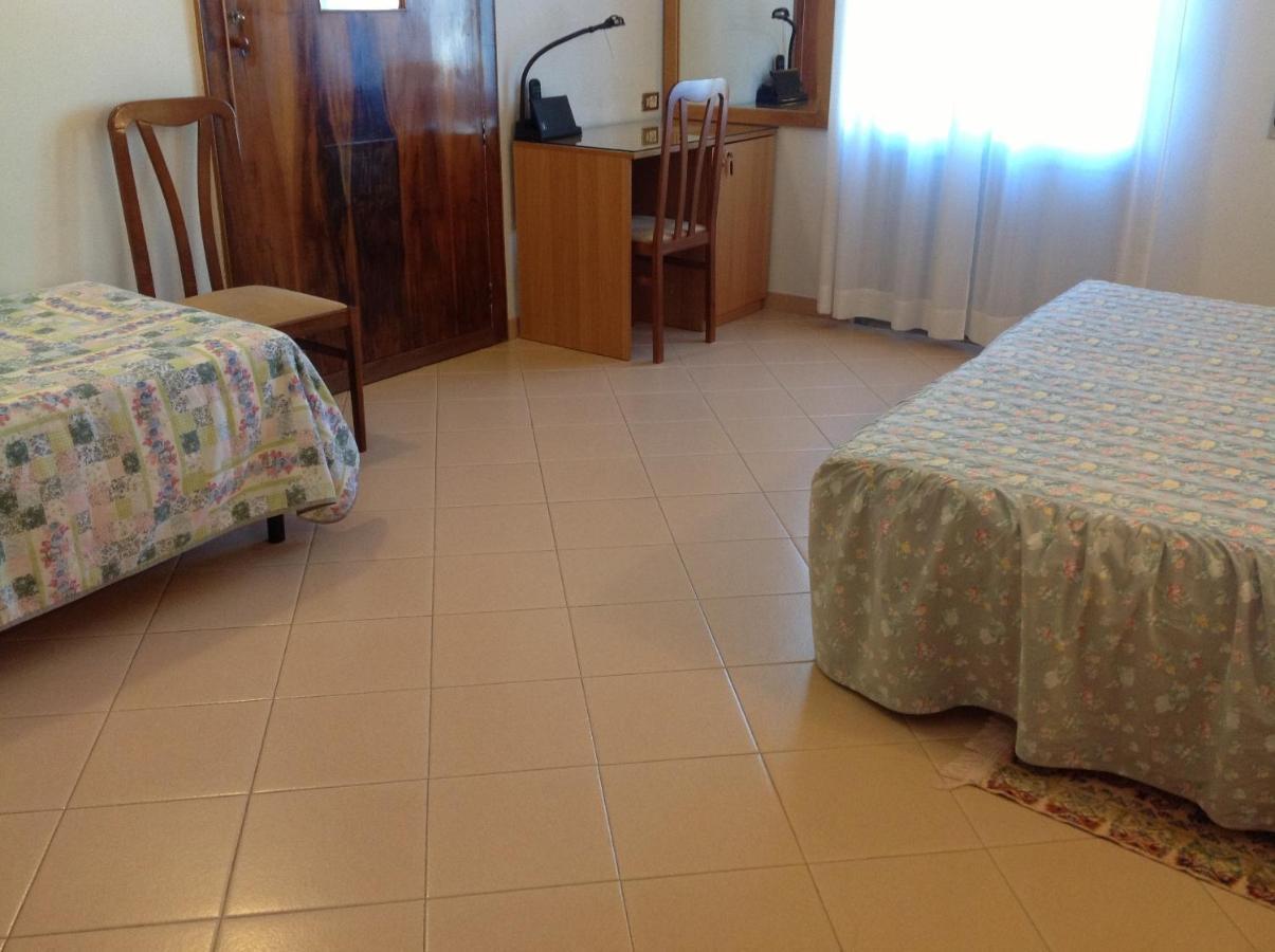 Hotel Castello Mesagne Ruang foto
